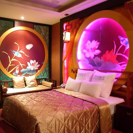 Sexy City Motel Тайнань Экстерьер фото