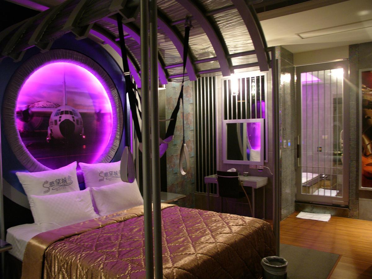 Sexy City Motel Тайнань Экстерьер фото